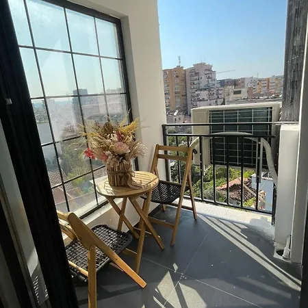 Luxury One Bedroom * 地拉那