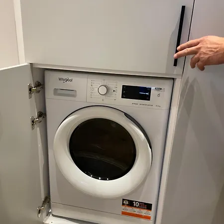 Luxury One Bedroom * 地拉那